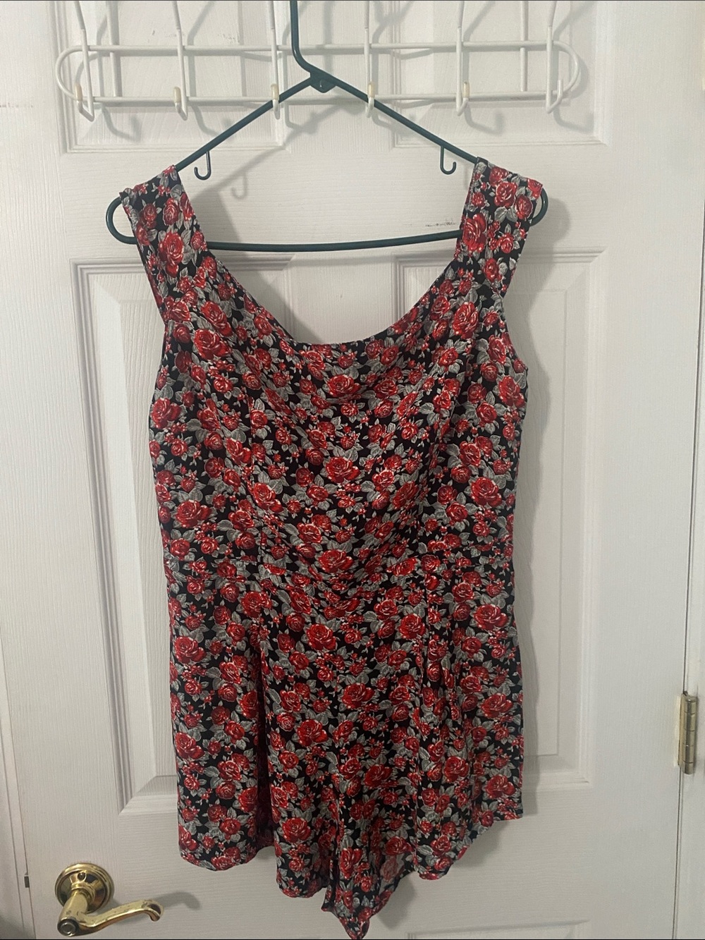 Motel Rocks Juniors Black romper shorts with Red Rose Print L 100 viscose ptp 18